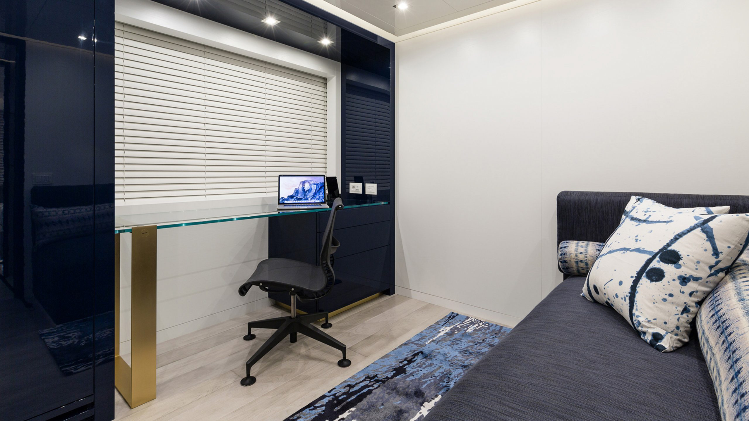 Interior - 24/33