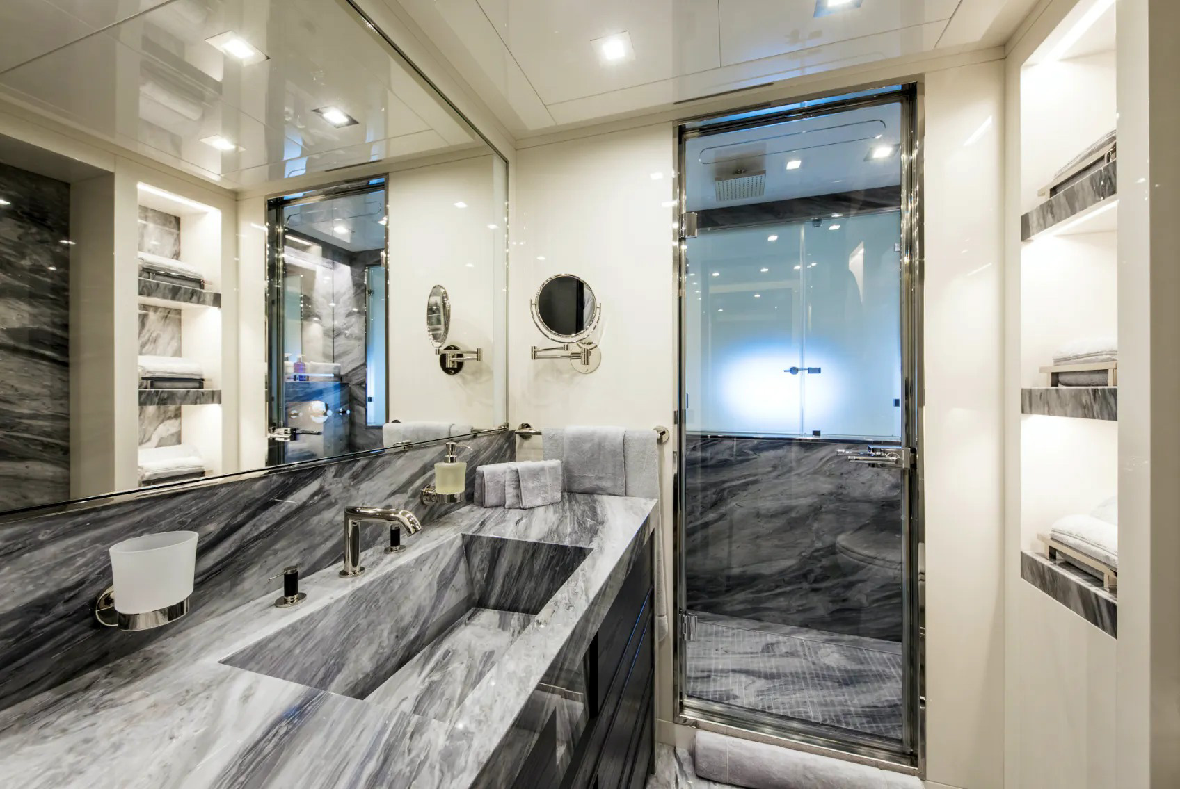 Interior - 28/33