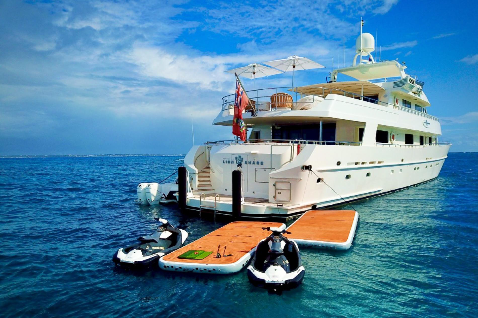 Exterior - 3/49