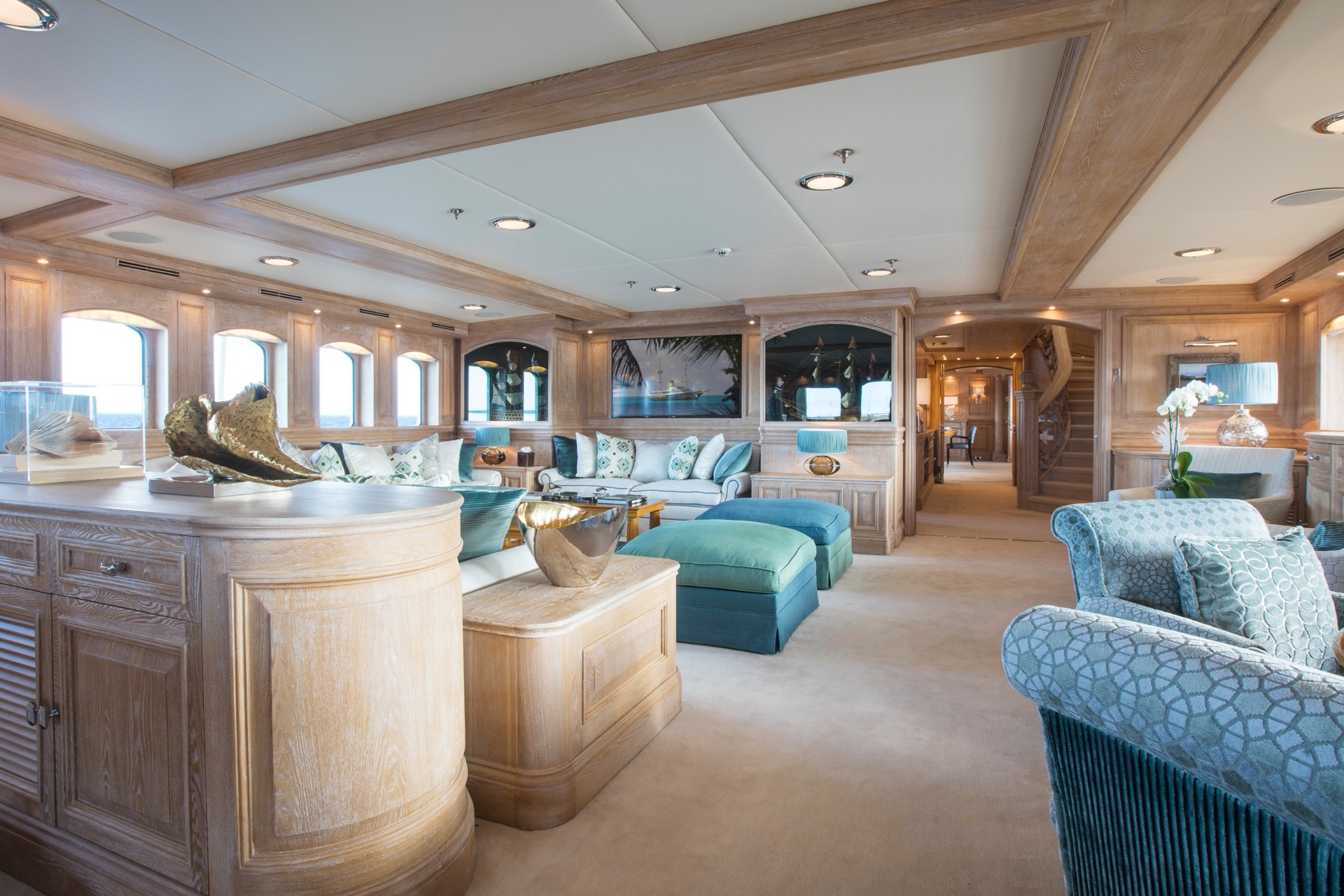 Interior - 34/66