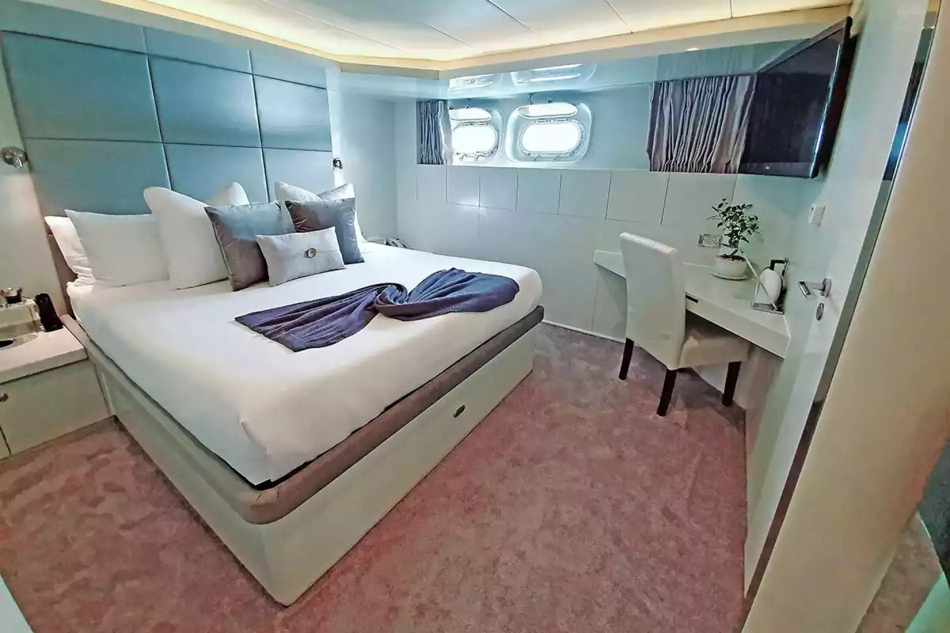 Interior - 23/43