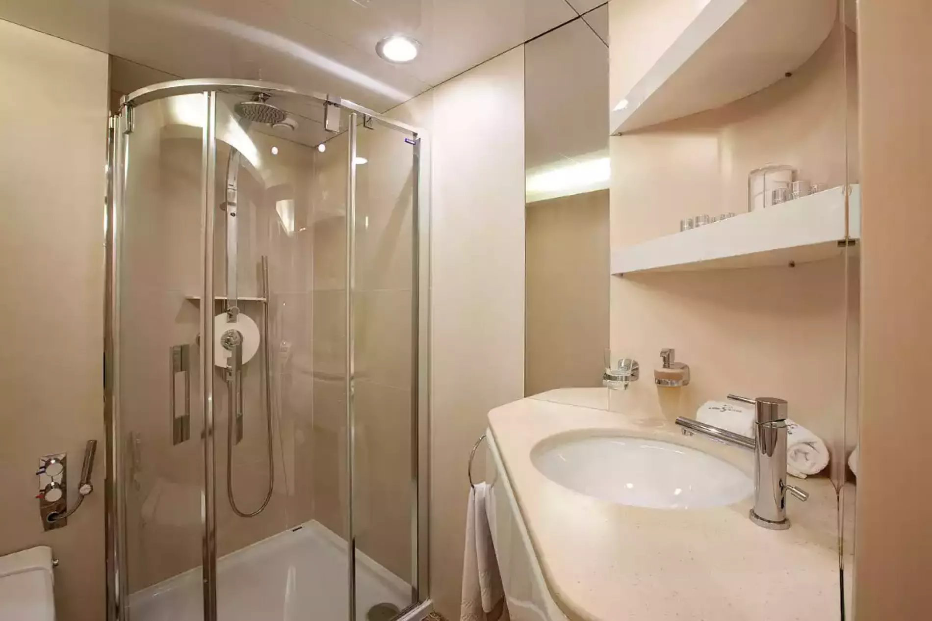 Interior - 35/43