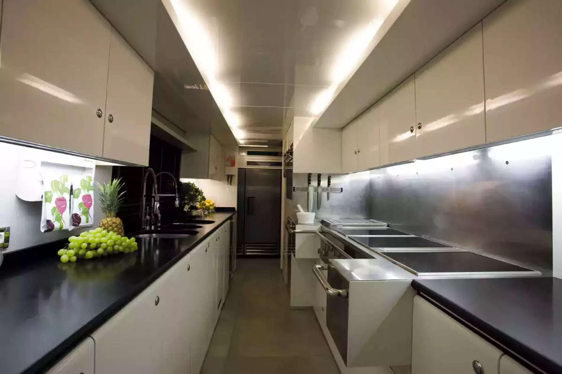 Interior - 42/43