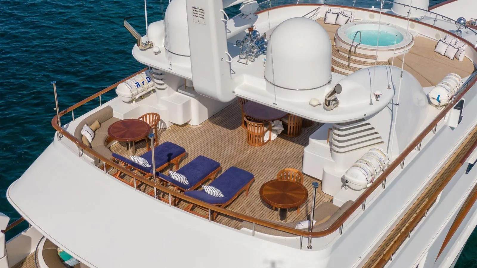 Exterior - 4/37