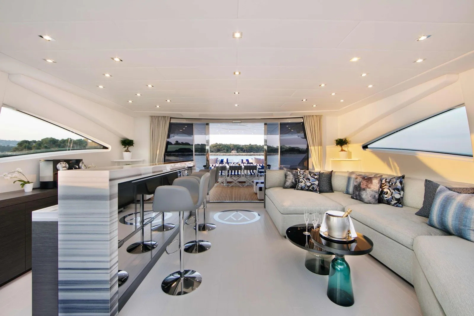 Interior - 4/18