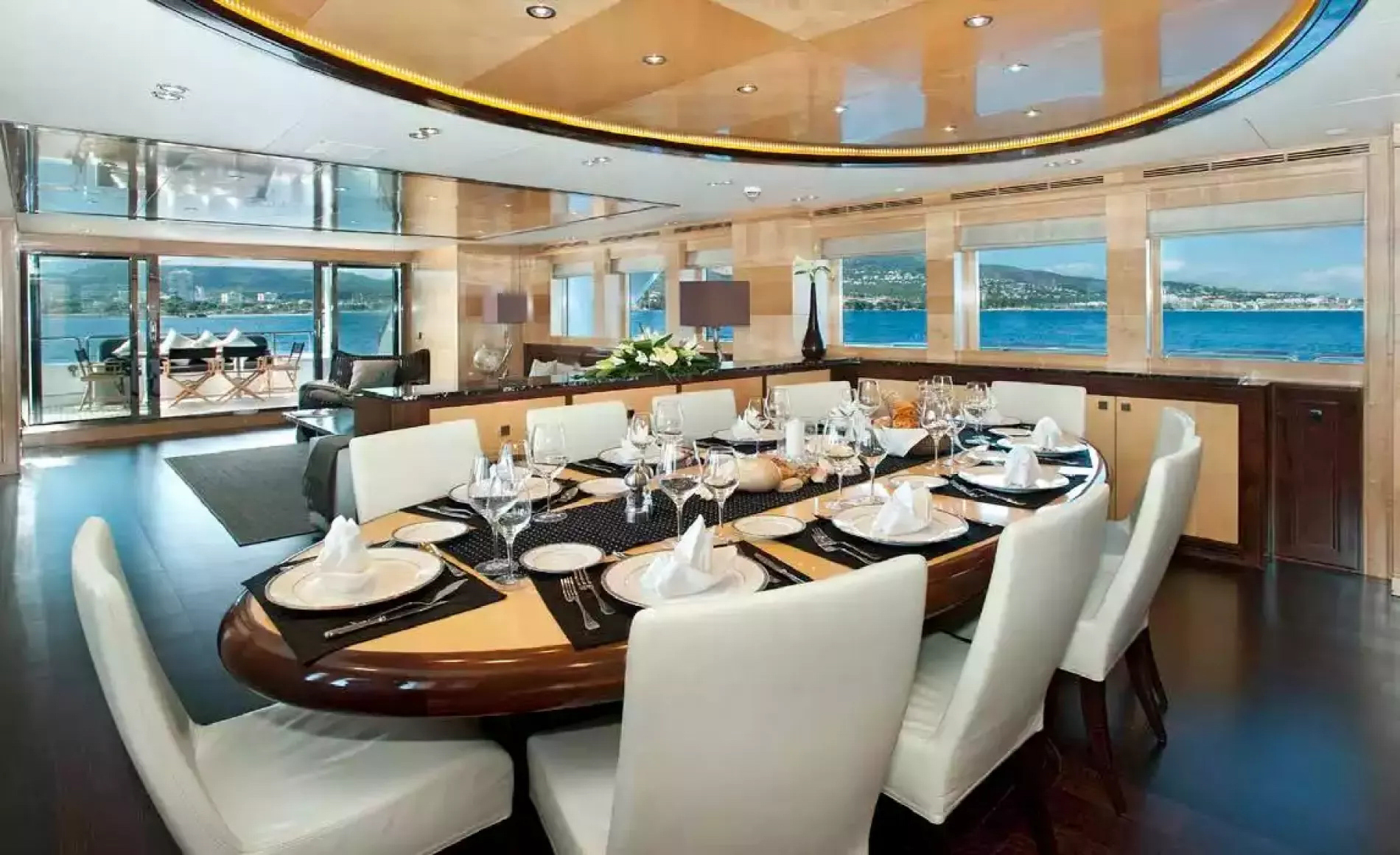 Interior - 4/15