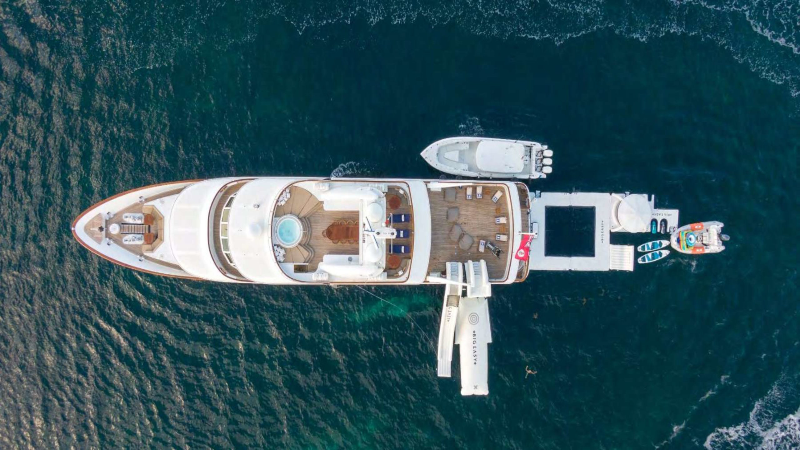 Exterior - 16/37