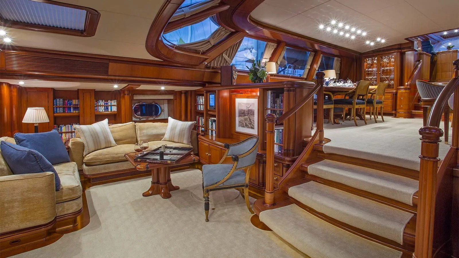 Interior - 0/28