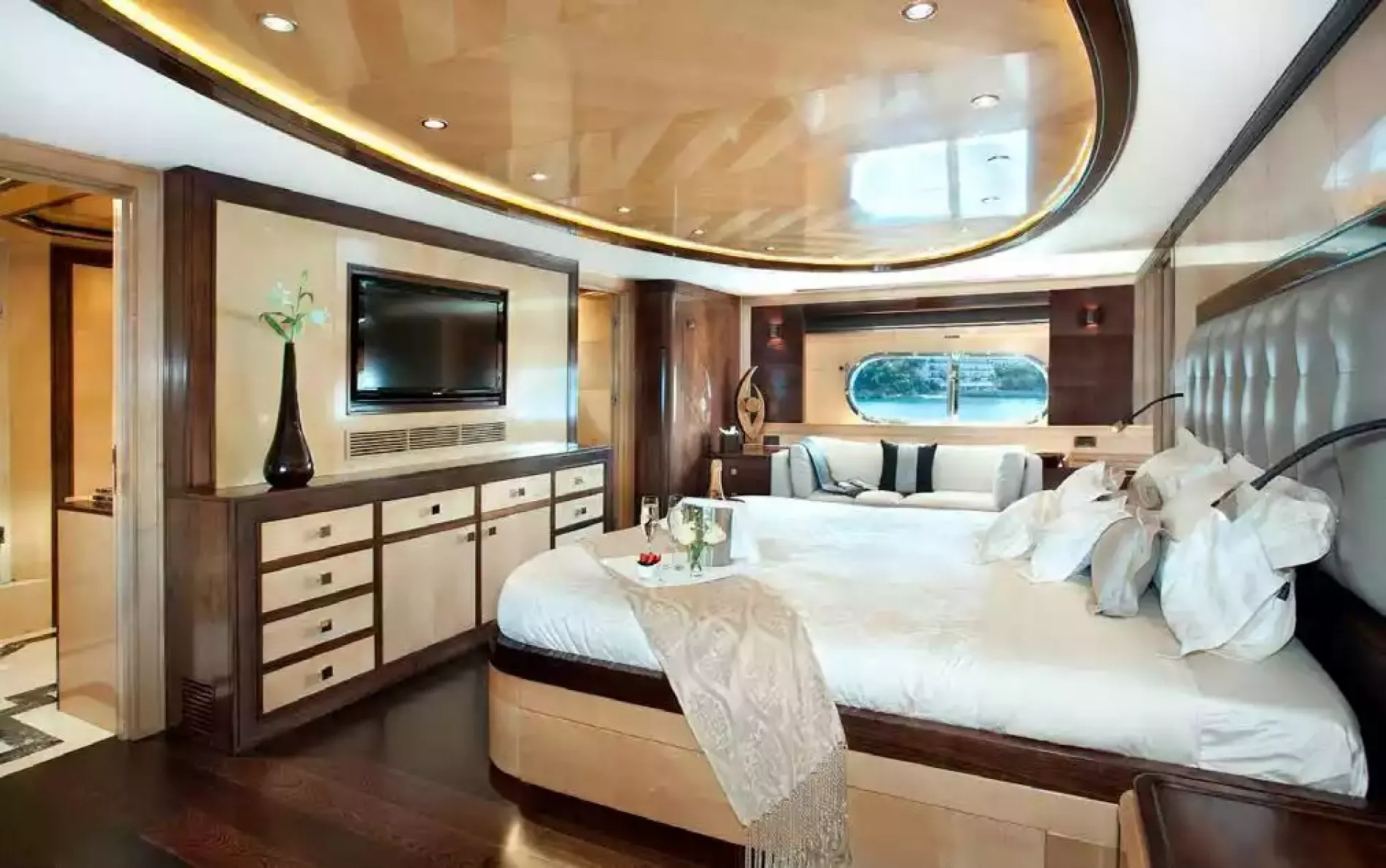 Interior - 7/15