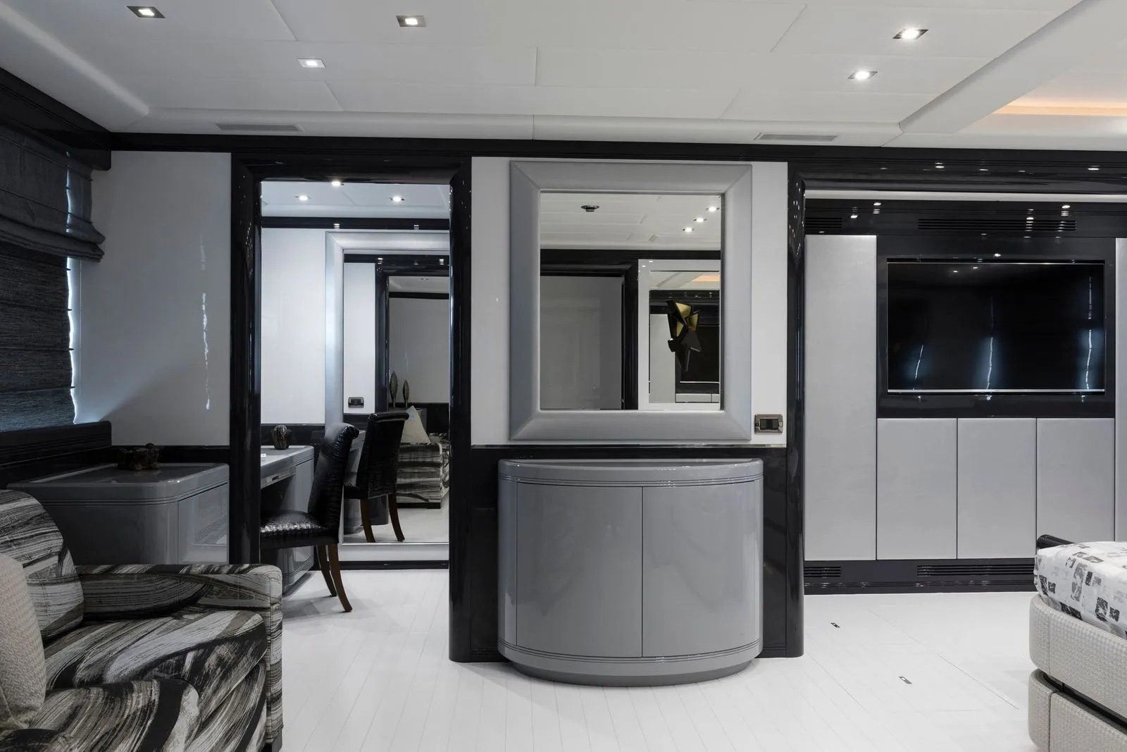 Interior - 11/18