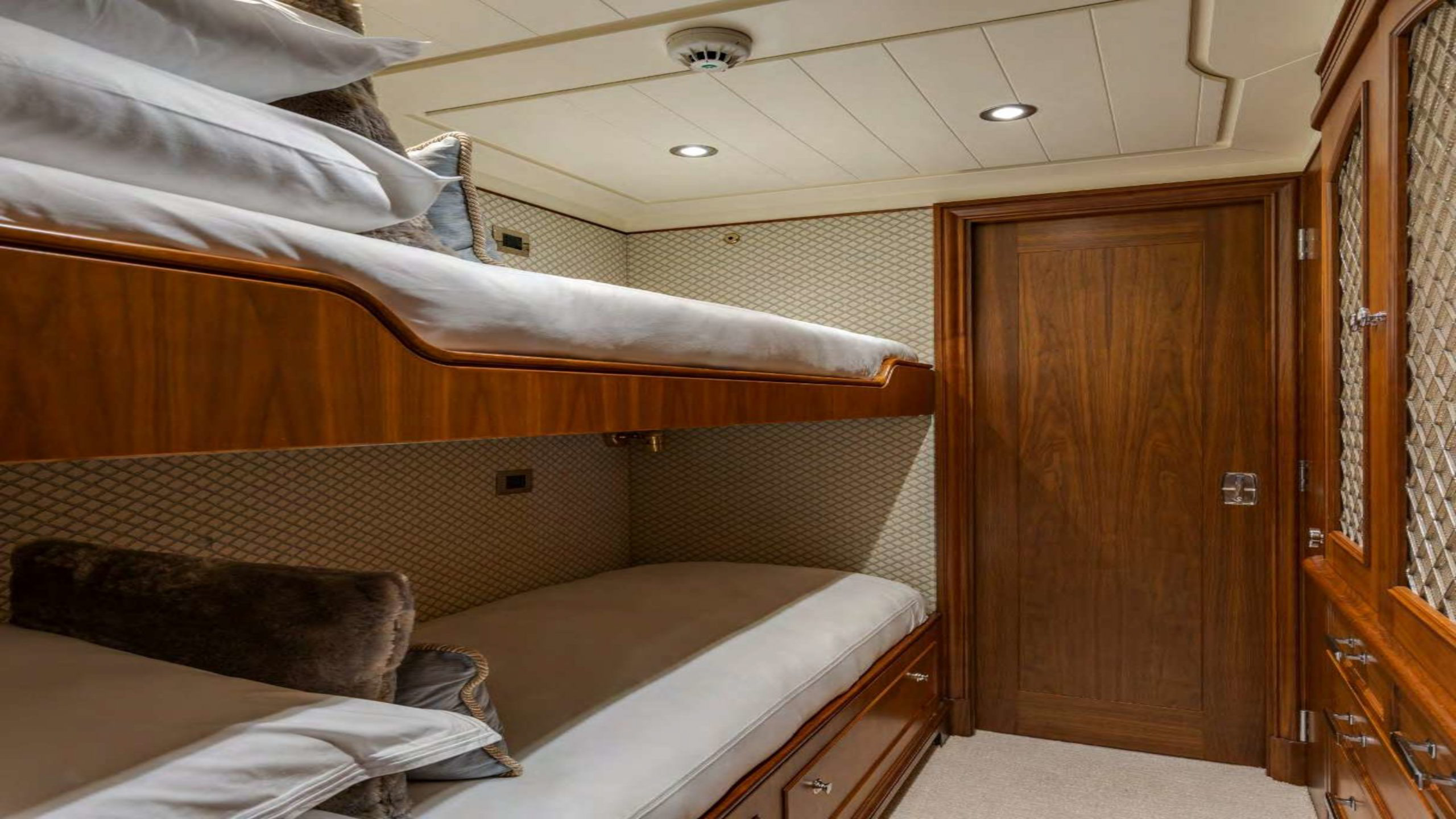Interior - 20/31