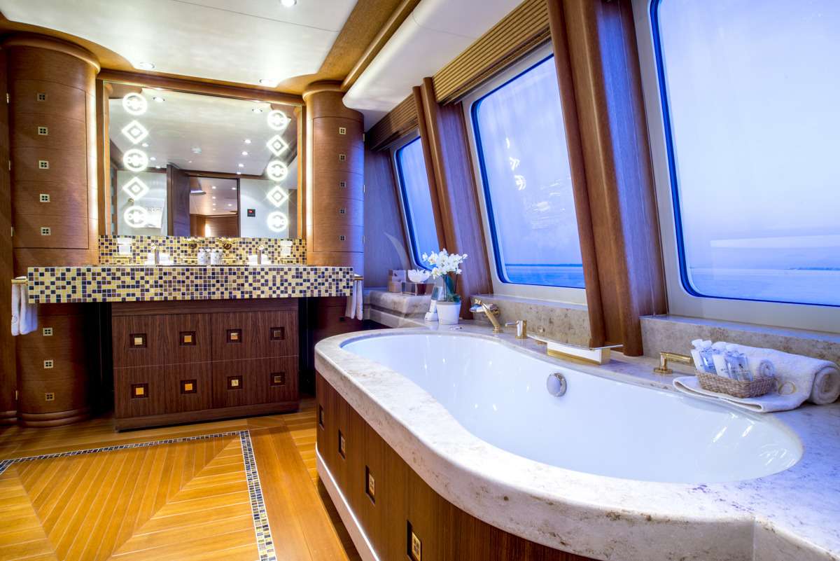 Interior - 15/17