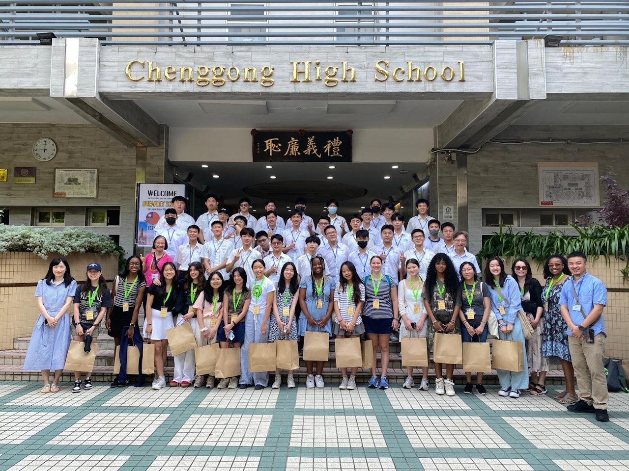 Upper School students posing with students from the Chenggong High School in Taiwan
