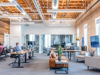 What is a flexible office space and what are the benefits?