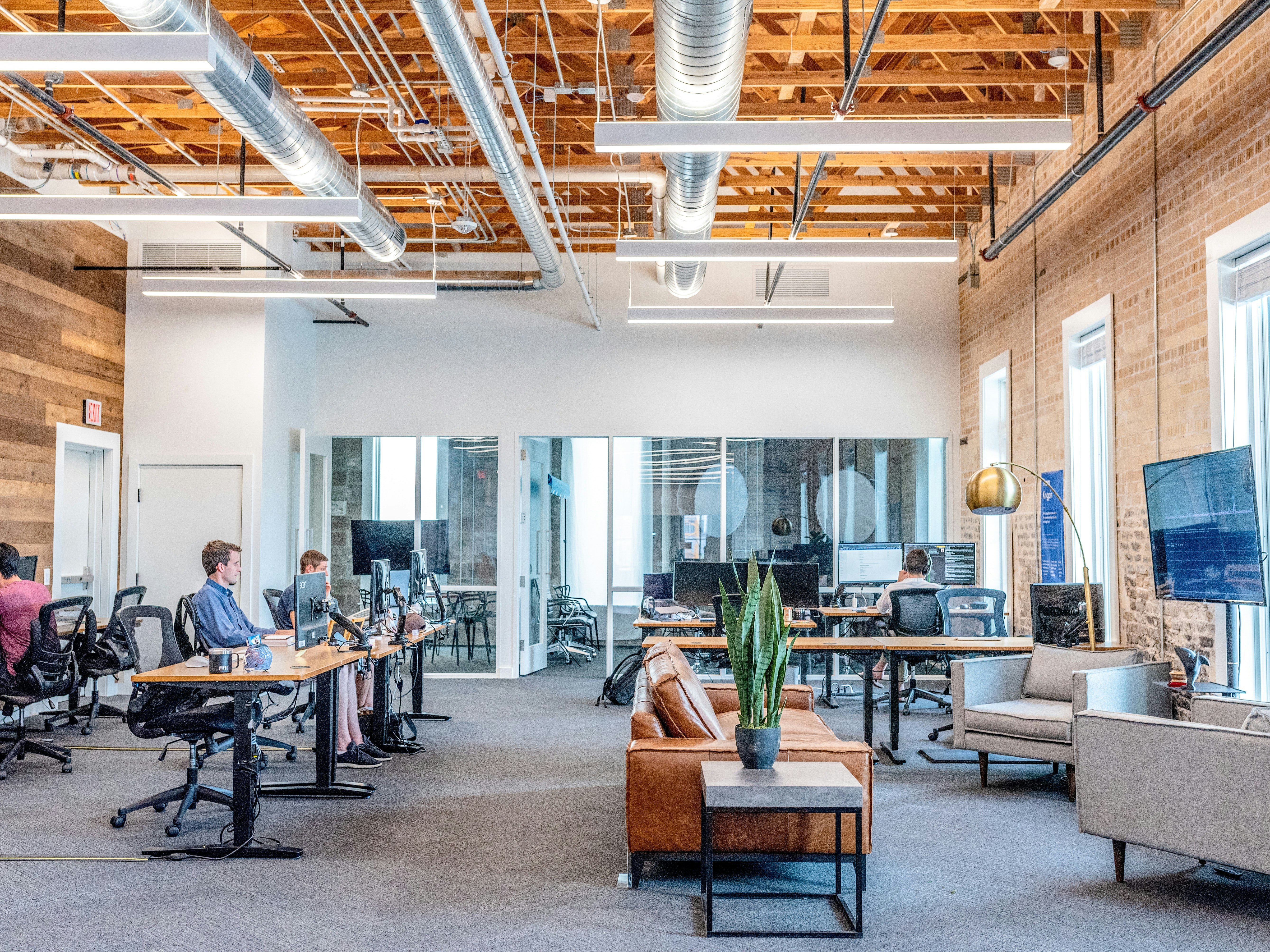 What is a flexible office space and what are the benefits?