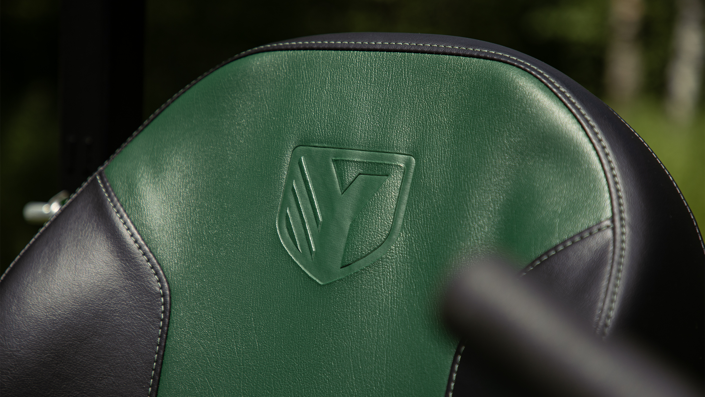 Zero-Turn Riding Mower Suspension Seat