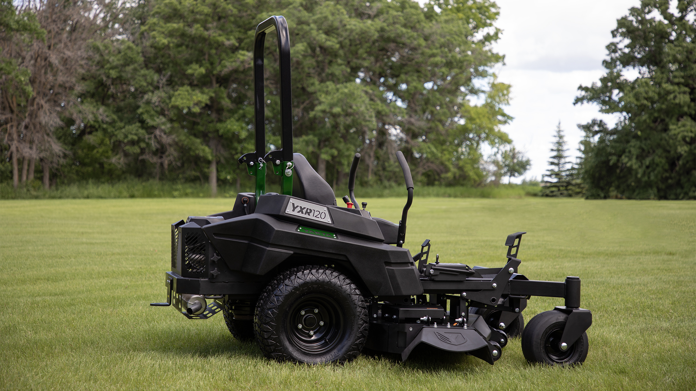 YXR 120 Zero-Turn Riding Mower | Yakta