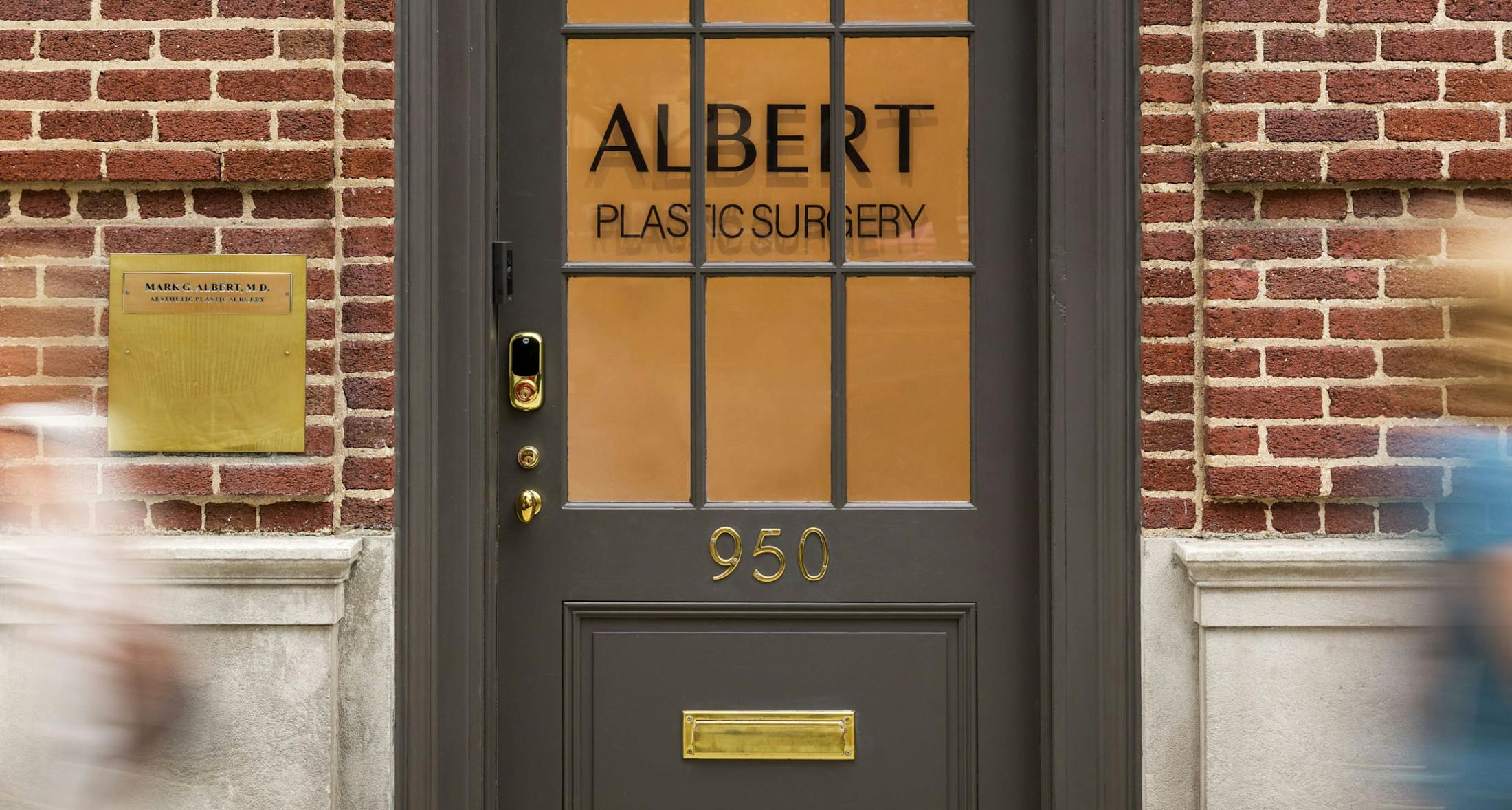 Front door of Albert Plastic Surgery
