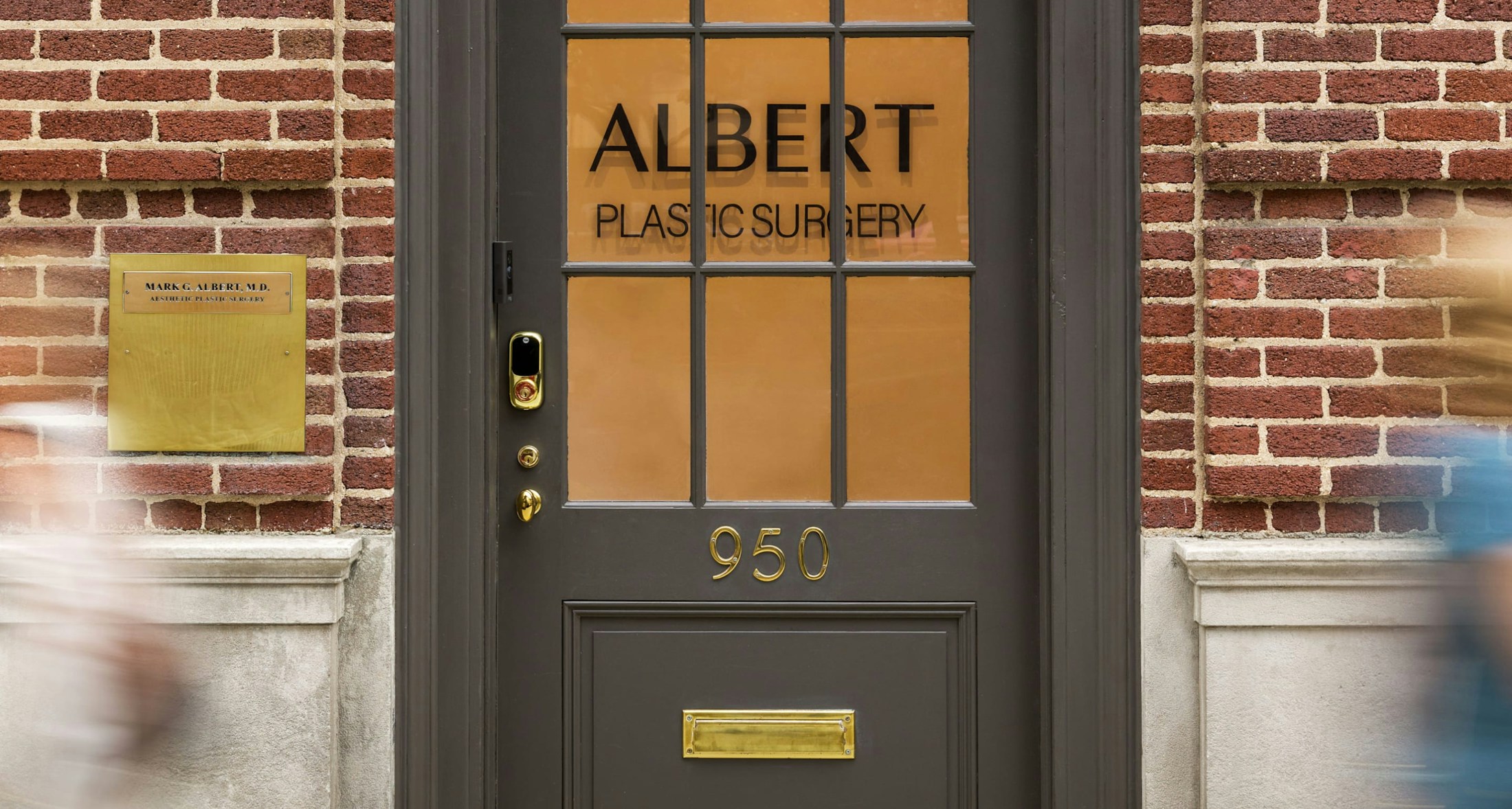 Front door of Albert Plastic Surgery