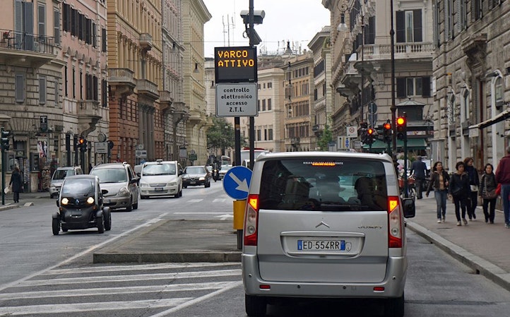 La ZTL de Rome : guide complet 2025