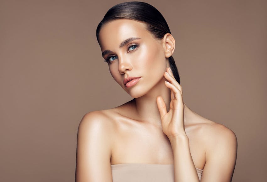 woman tilting her head