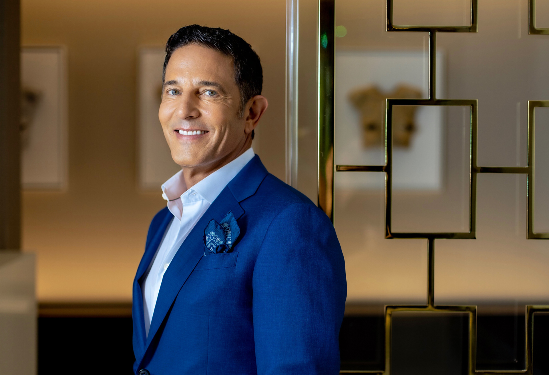 About Us Dr. Michael R. Schwartz