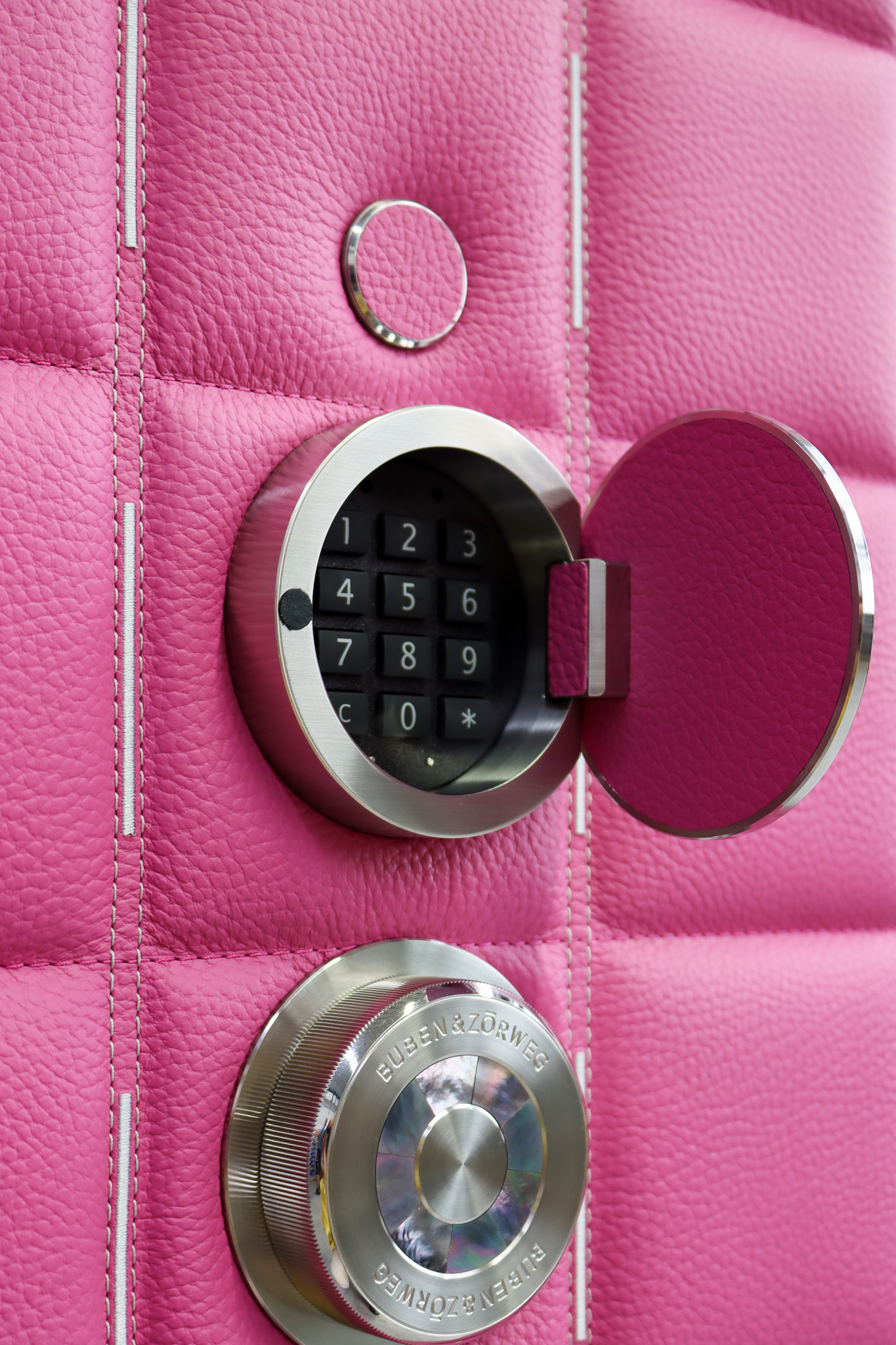 Close-up of the ORION High-Security Safe — BUBEN&ZORWEG