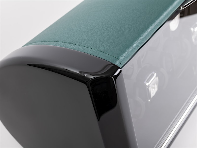 Detail view of SPIRIT Watch Winder with green top cover — BUBEN&ZORWEG