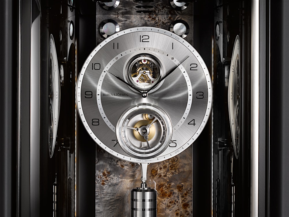 Grande Infinity Uhr Nahaufnahme — BUBEN&ZORWEG