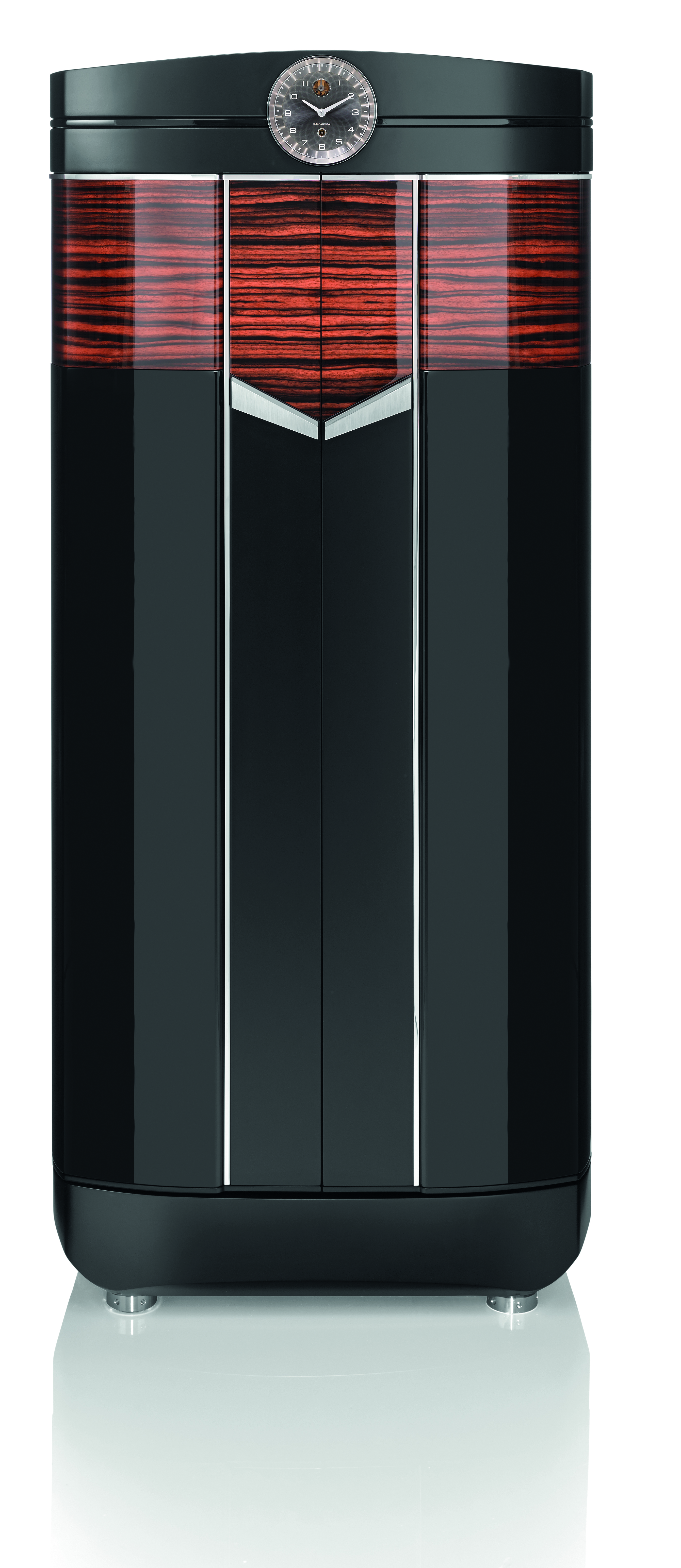 ギャラクシー・デラックス・ハイセキュリティ・セーフティは、洗練されたブラック仕上げに豪華なウッドディテールがアクセントを添え、高度な保護機能と時代を超越したエレガンスを兼ね備えています。 — BUBEN&ZORWEG