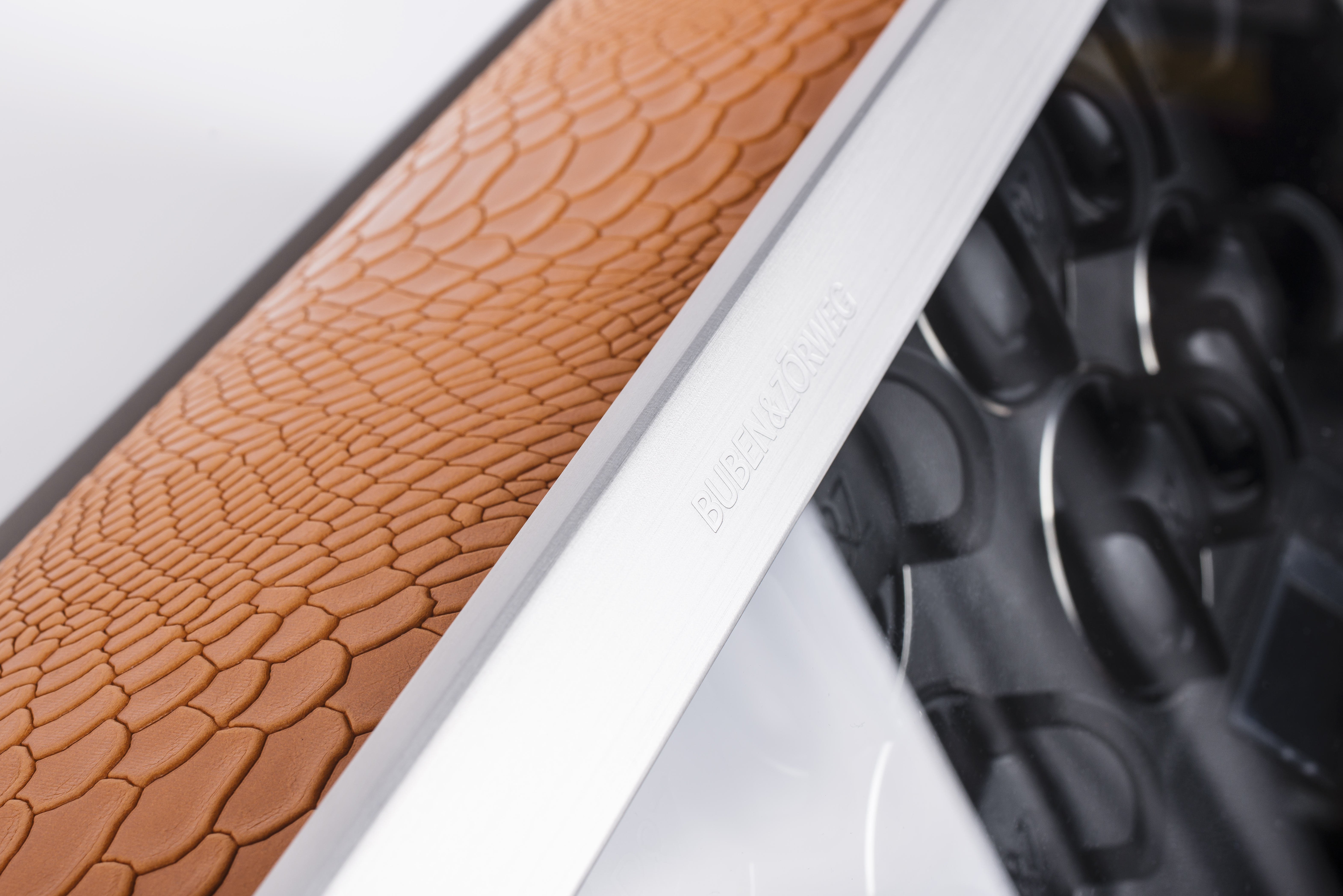 REVOLUTION detail – aluminium frame, python leather and TIME MOVER® modules — BUBEN&ZORWEG
