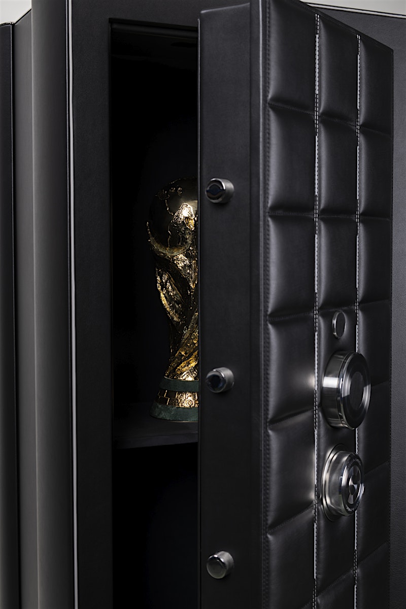 THE CHAMPION: High-Security Safe with World Cup Trophy Display — BUBEN&ZORWEG