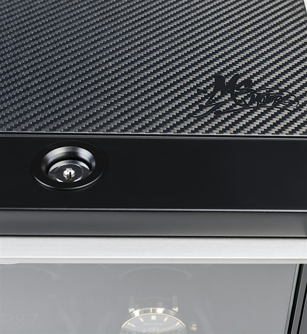 LOCK — BUBEN&ZORWEG