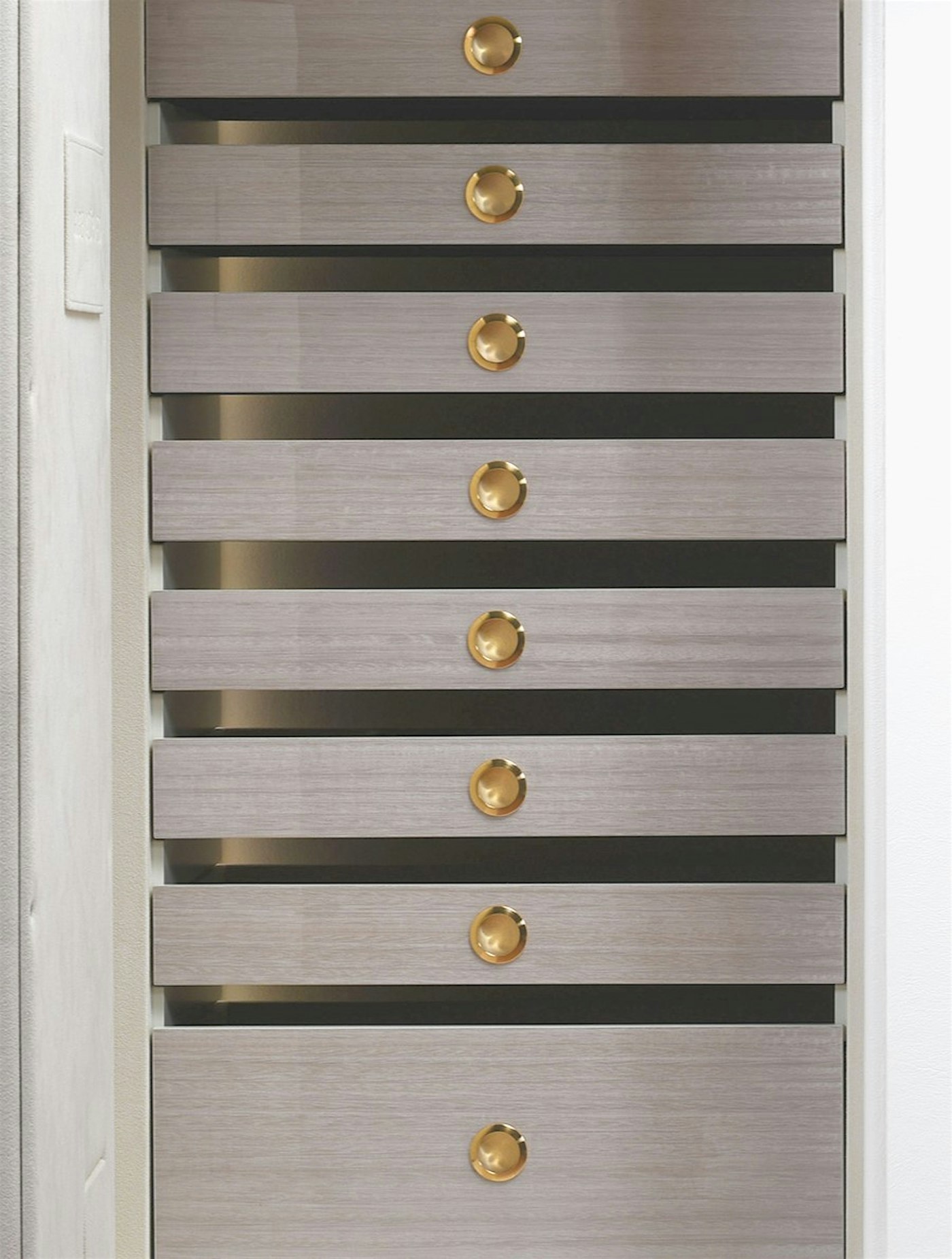 Madera de eucalipto blanqueada con acabado alto brillo — BUBEN&ZORWEG