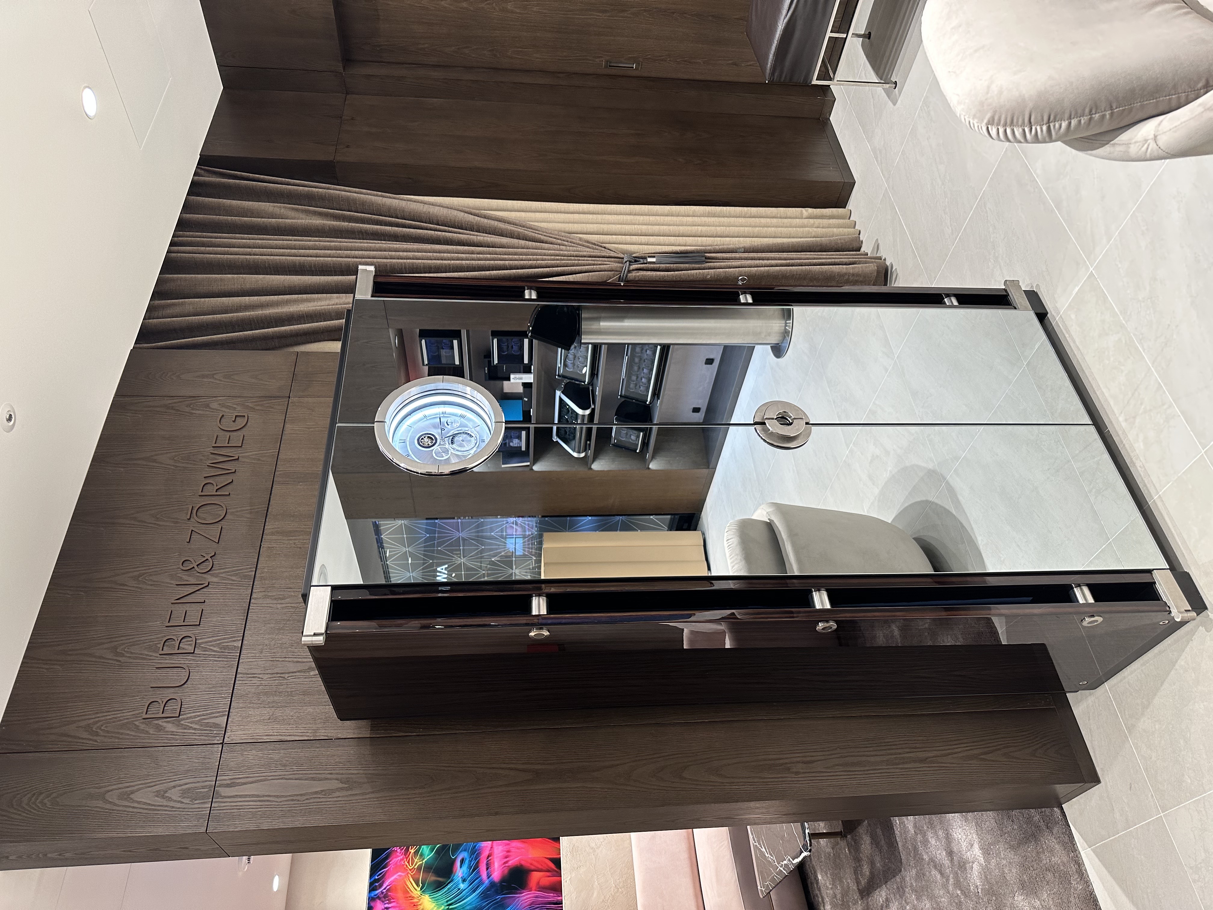 BUBEN&ZORWEG high-security safe with mirrored doors — BUBEN&ZORWEG