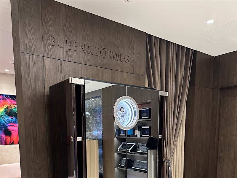 BUBEN&ZORWEG high-security safe with mirrored doors — BUBEN&ZORWEG
