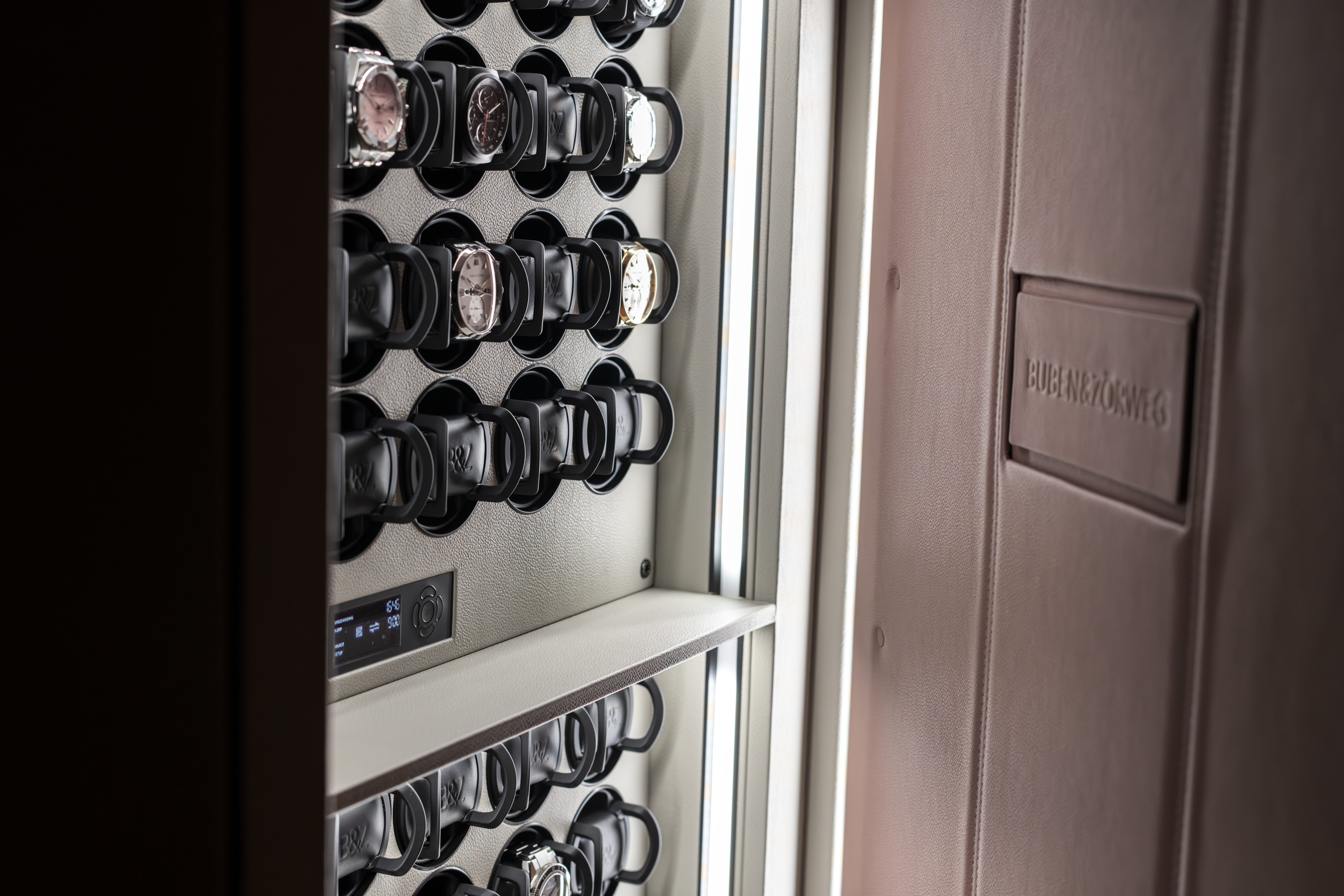 ORION XXL Plus 内饰 – 浅灰色搭配自动上链表盒 — BUBEN&ZORWEG