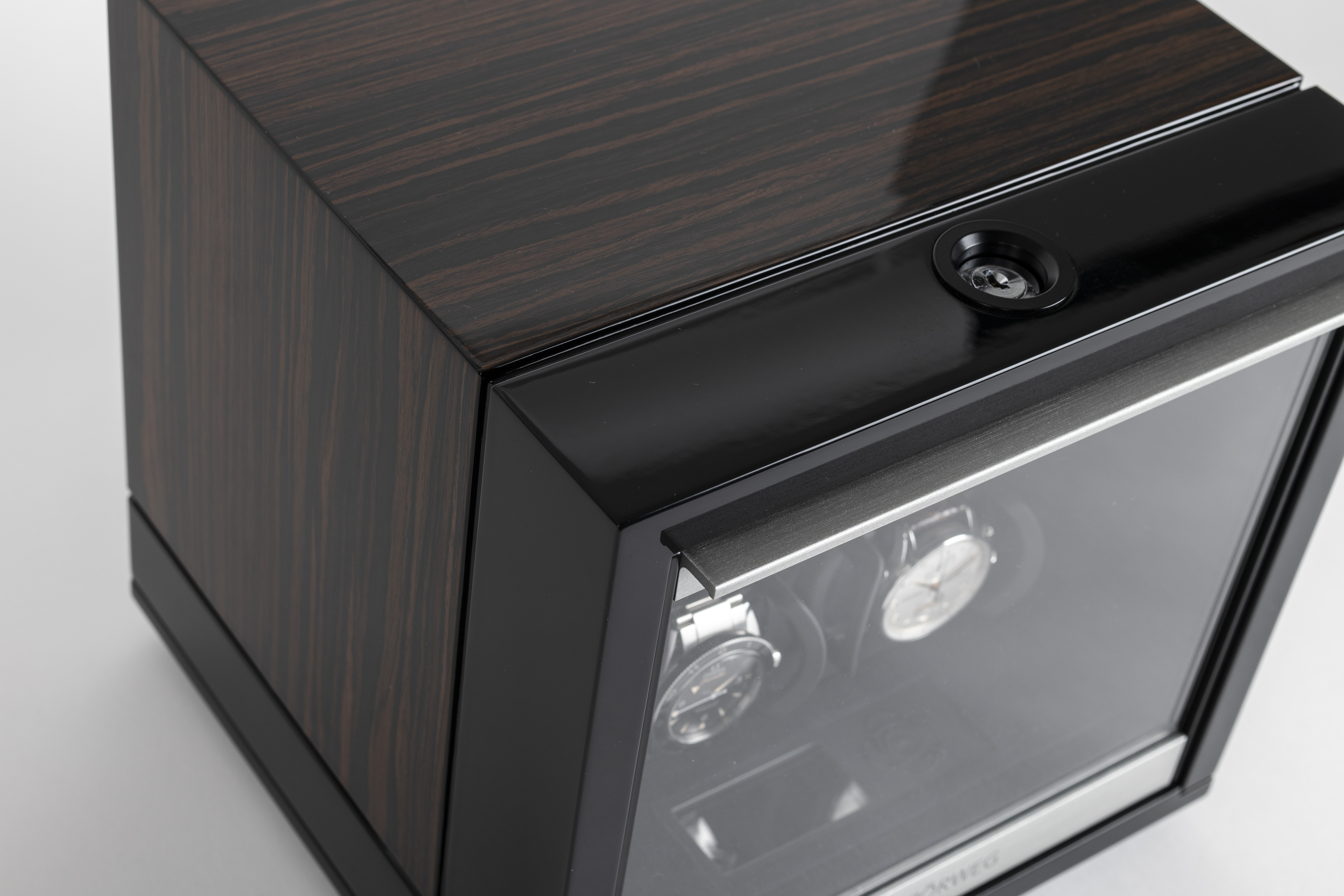 NEO 4 上边缘特写 — BUBEN&ZORWEG