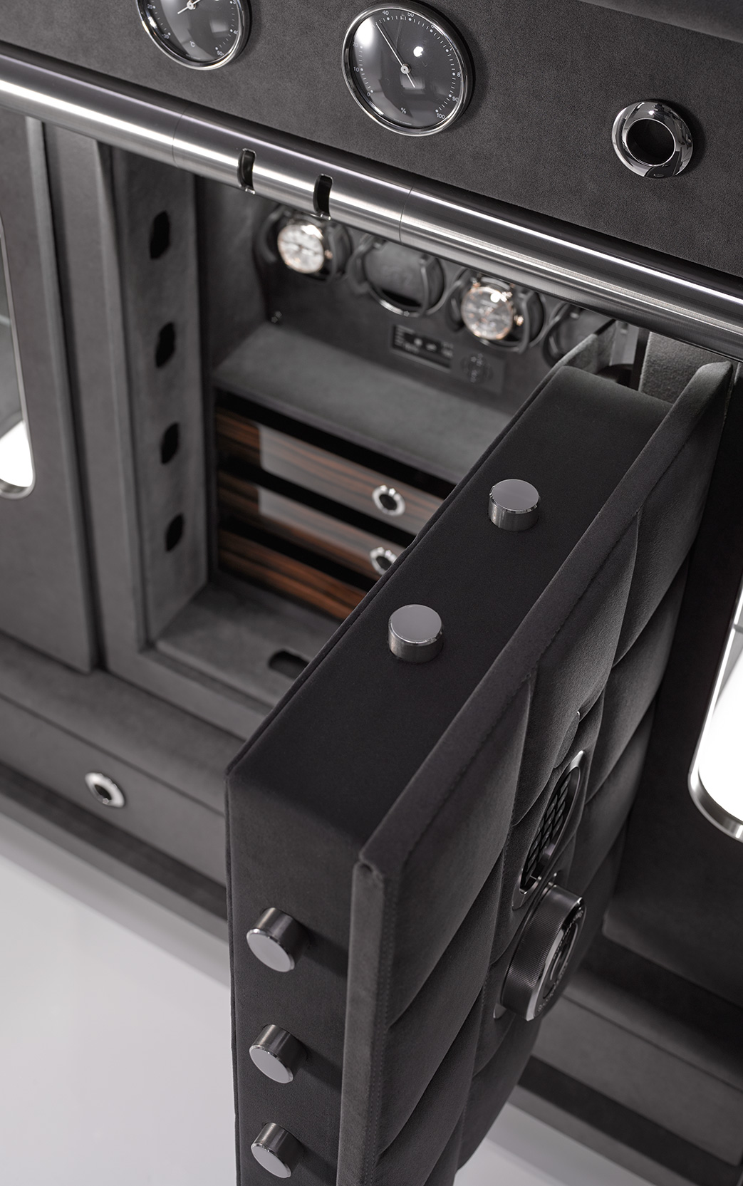 セキュア・ラグジュアリー：ソリティア社製高セキュリティ金庫の内部 — BUBEN&ZORWEG