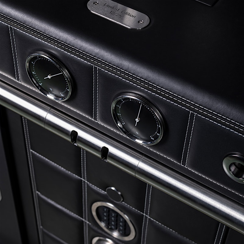 Explore the SOLITAIRE with its elegant leather finish, embedded dials, and secure locking mechanism, embodying meticulous craftsmanship. — BUBEN&ZORWEG