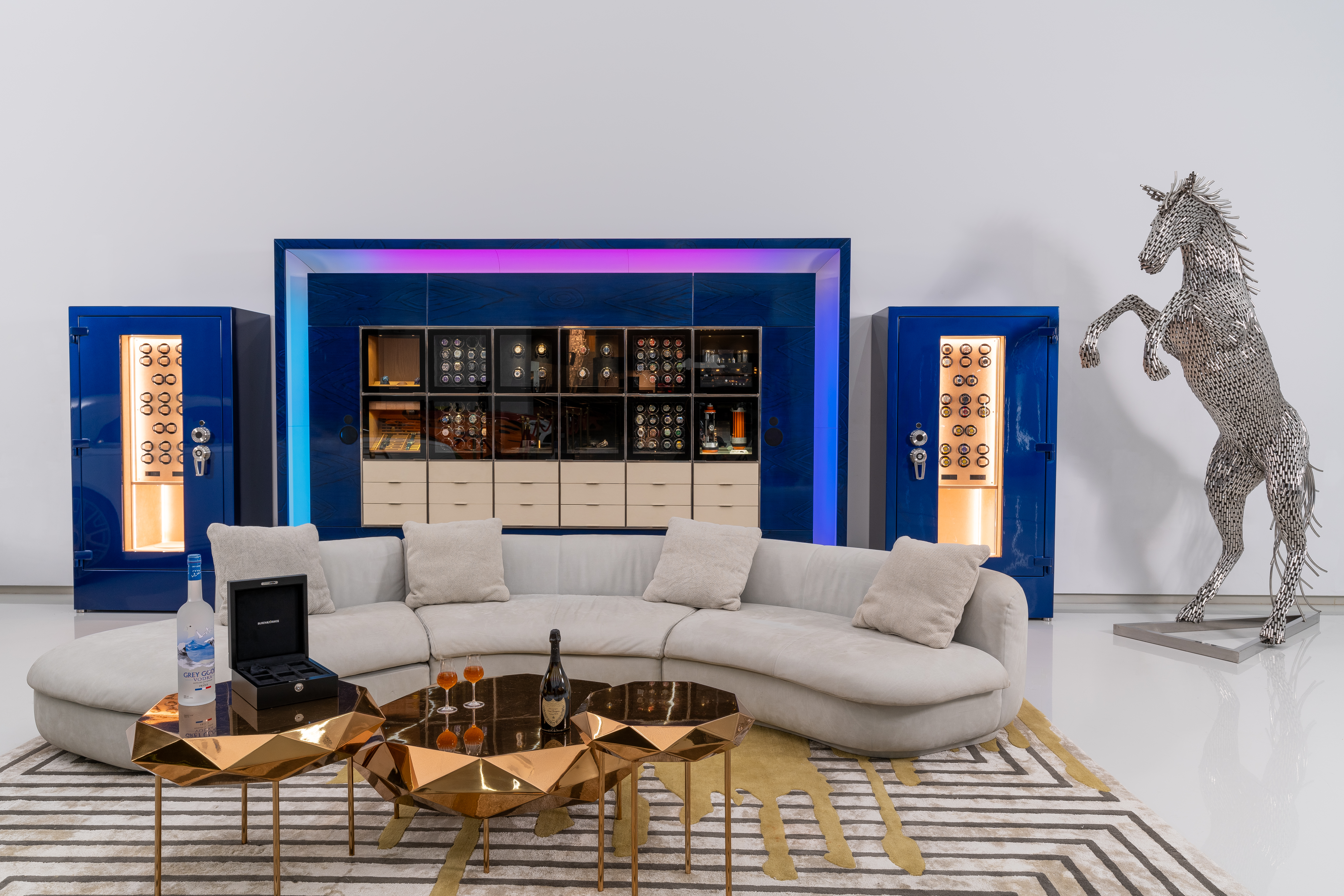 宝库 - 由一个中央主保险箱和两个时钟保险箱组成的组合体 — BUBEN&ZORWEG