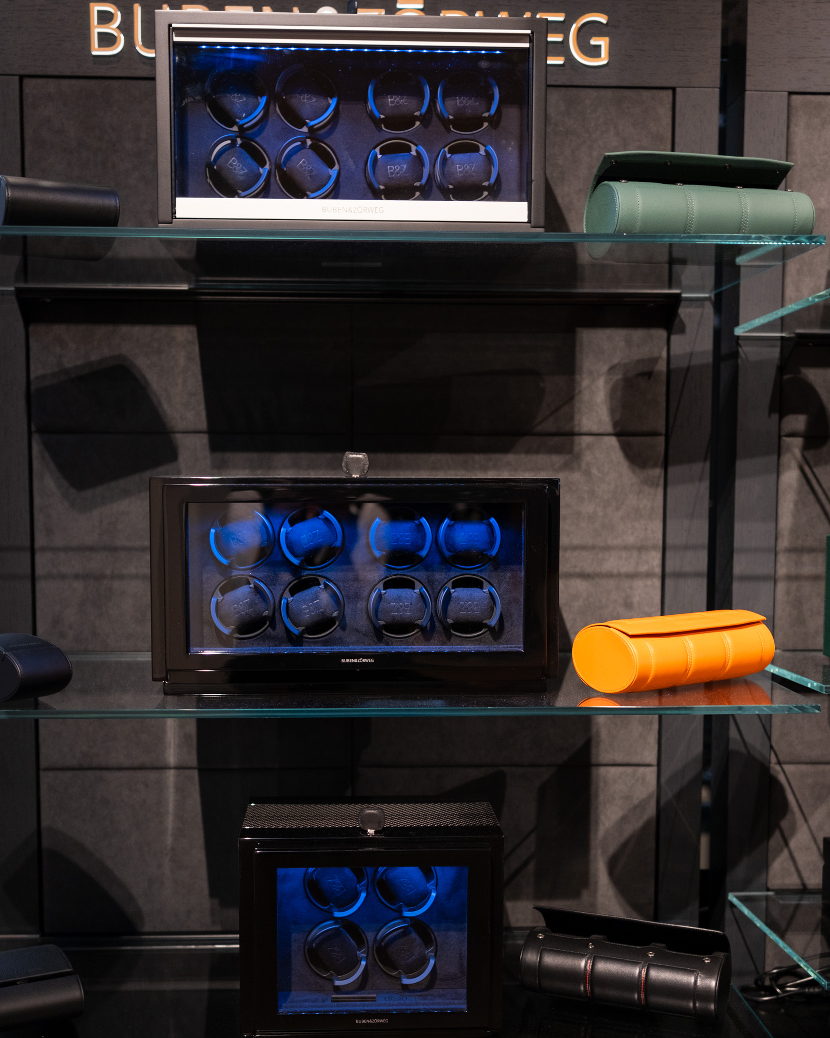 BUBEN&ZORWEG Watch Winders and Travel Cases Display — BUBEN&ZORWEG