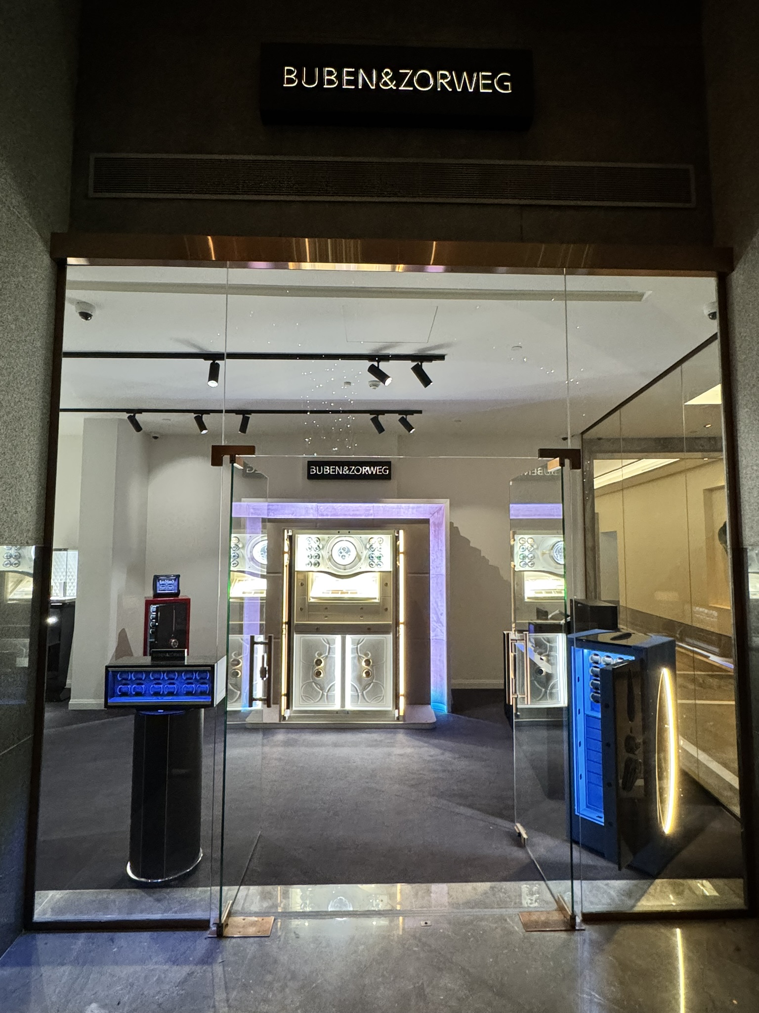 BUBEN&ZORWEG Boutique Front – Riyadh — BUBEN&ZORWEG