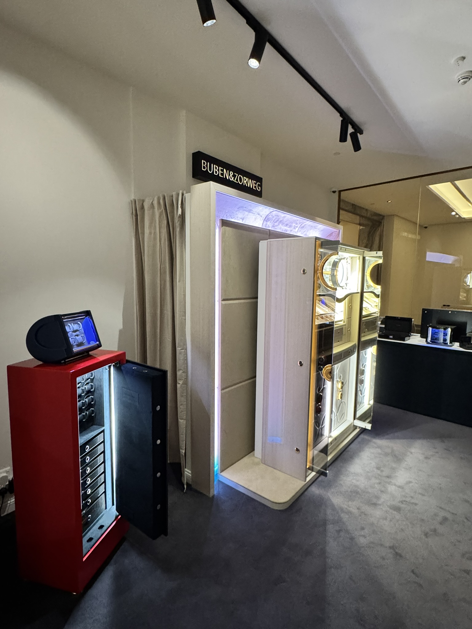 Interior Display – Riyadh Boutique — BUBEN&ZORWEG