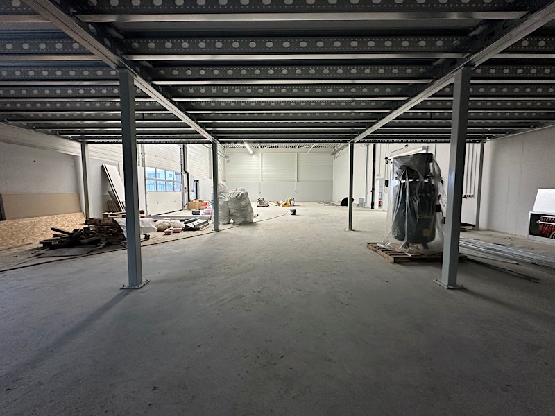 Ground floor under mezzanine structure — BUBEN&ZORWEG