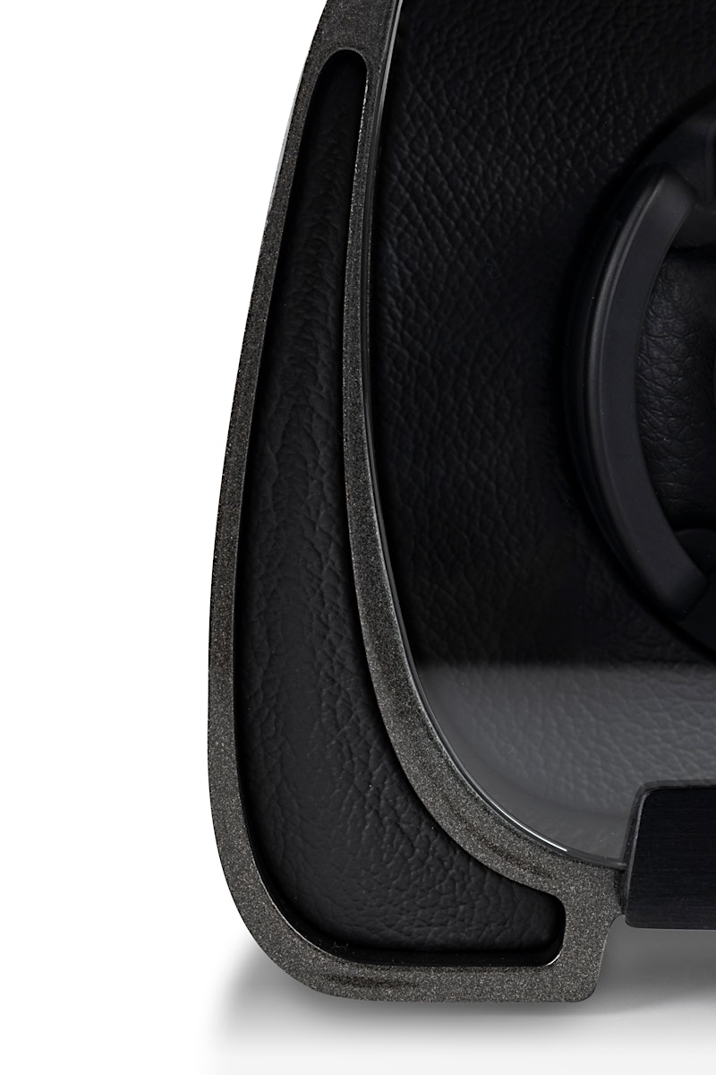 SPHERO Seitendetail mit Leder und Carbon — BUBEN&ZORWEG