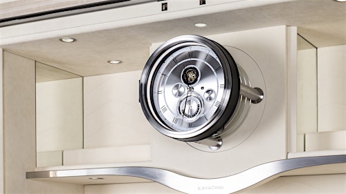 High-security safe interior with clock and trays — BUBEN&ZORWEG