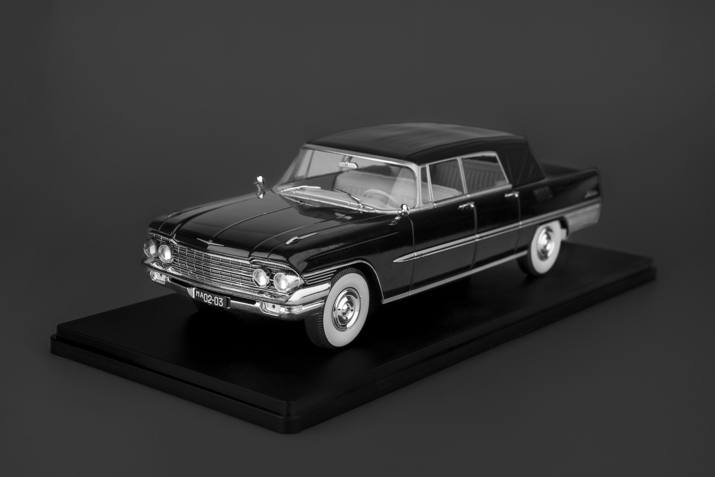 Model czarnego samochodu