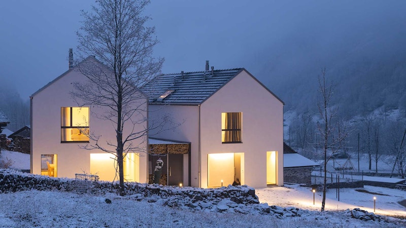 home powered by backup battery for home