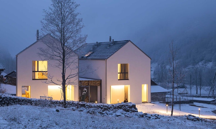 home powered by backup battery for home
